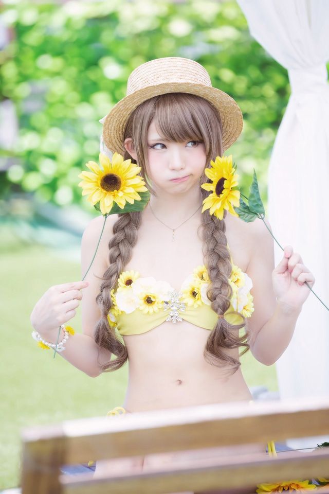 えなこ ツインテール 水着 画像