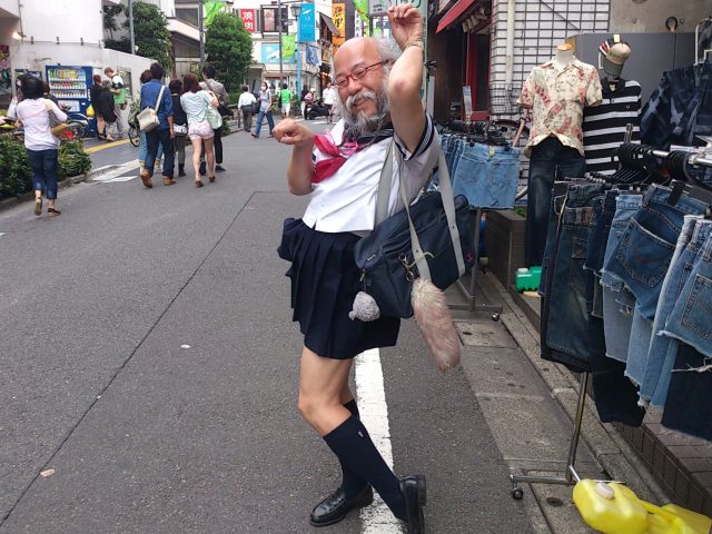 セーラー服おじさん 画像