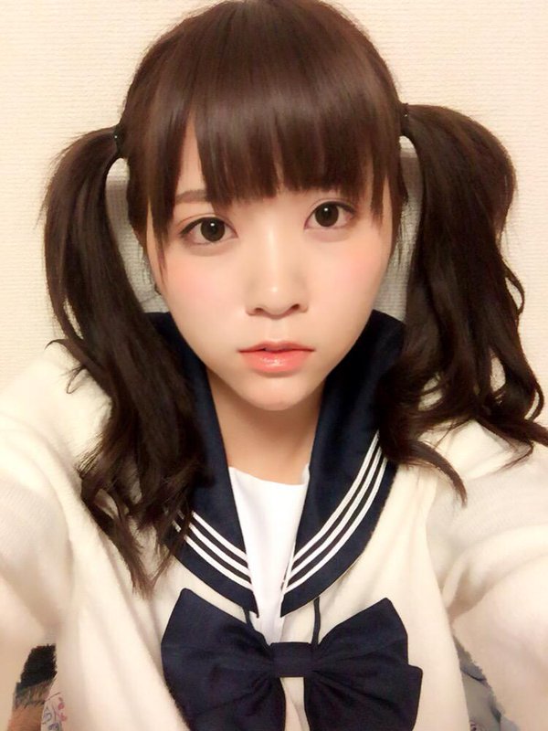 楠ろあ セーラー服 画像