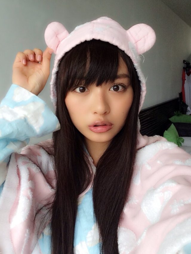 内田理央 自撮り 画像