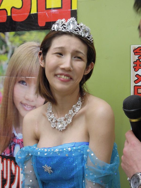 今井メロ３