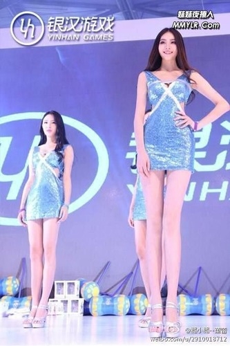 スタイルの良い中国人女性 (5)