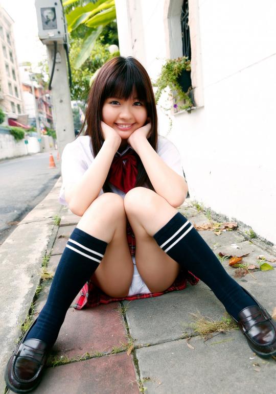 しゃがみパンチラ 画像
