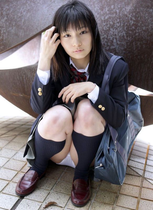 しゃがみパンチラ 画像