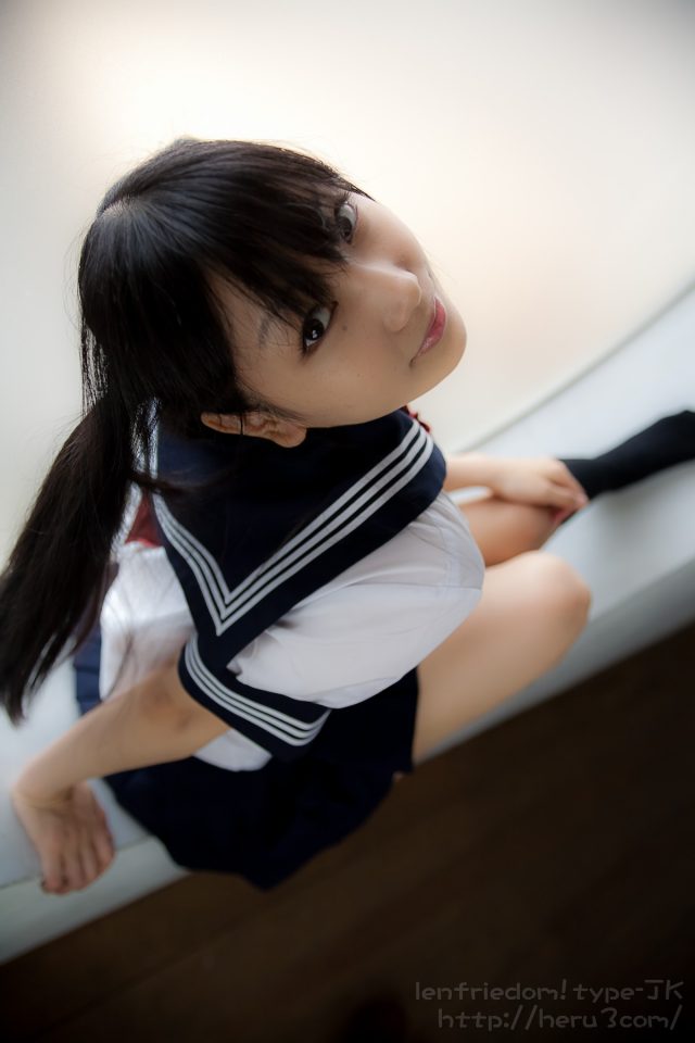 lenfried 純白パンツのパンチラがエロい セーラー服のコスプレ画像
