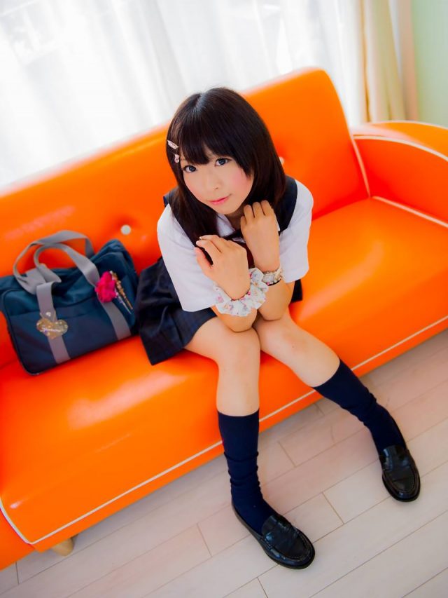 コスプレイヤー真白ゆき パンツが見えそうなミニスカのJK制服コスプレ画像