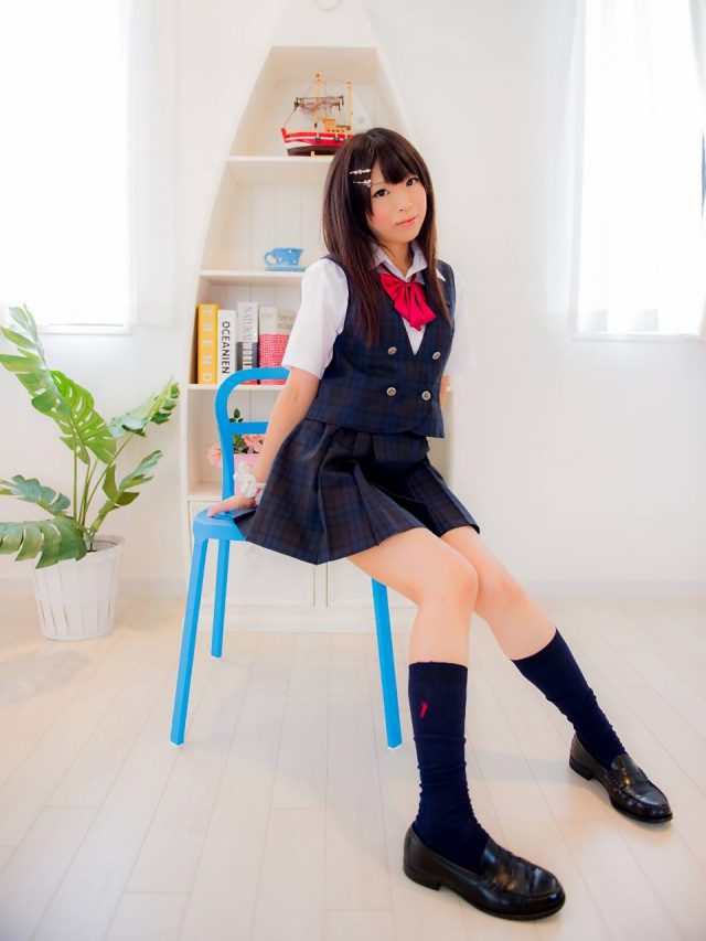コスプレイヤー真白ゆき パンツが見えそうなミニスカのJK制服コスプレ画像