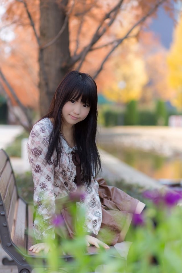 えなこ ムチムチな太ももにパンチラしそうなミニスカがエロい 私服コスプレ画像