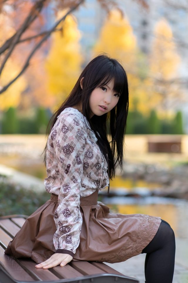 えなこ ムチムチな太ももにパンチラしそうなミニスカがエロい 私服コスプレ画像