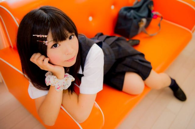 コスプレイヤー真白ゆき パンツが見えそうなミニスカのJK制服コスプレ画像