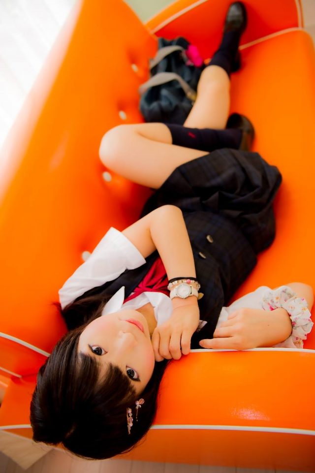 コスプレイヤー真白ゆき パンツが見えそうなミニスカのJK制服コスプレ画像