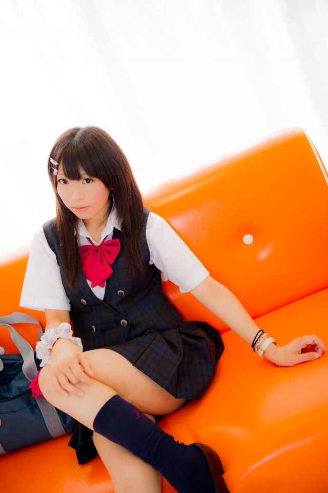 コスプレイヤー真白ゆき パンツが見えそうなミニスカのJK制服コスプレ画像