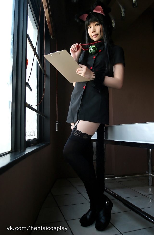 日暮りん マンコとアナルにエッチな注射をする姿がエロい 猫耳ナースのコスプレ画像