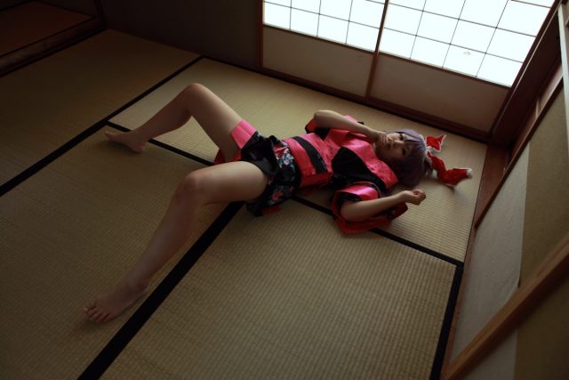 えなこ 丸出しの太ももがエロい 『東方project」 優曇華院のコスプレ画像