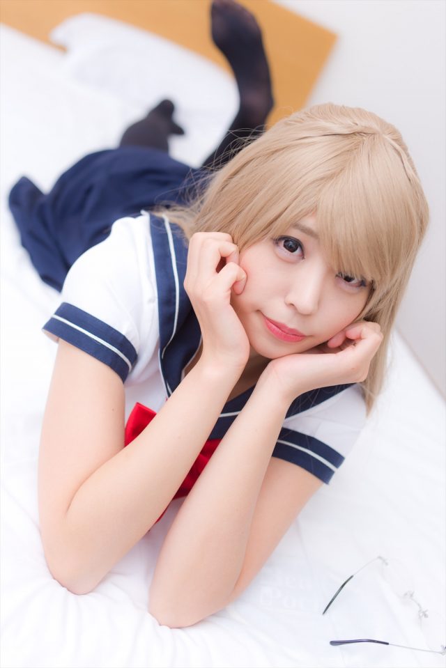 コスプレイヤーつぐ ストッキング越しに透けるパンツがエロい 『超昂天使エスカレイヤー』 高円寺沙由香のセーラー服コスプレ画像