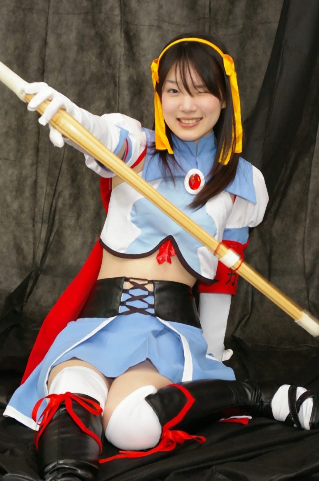 内田真礼 エロ コスプレ 画像