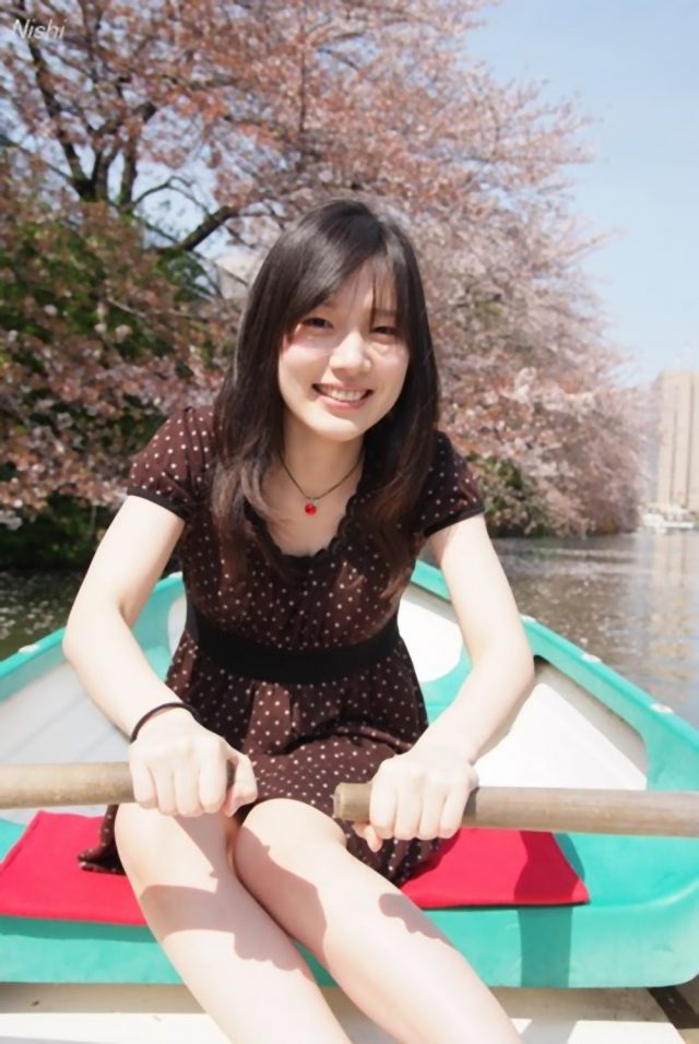 内田真礼 短足 エロ 太もも
