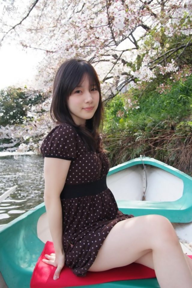 内田真礼 短足 エロ 太もも