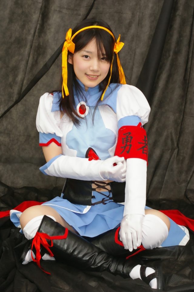 内田真礼 エロ コスプレ 画像