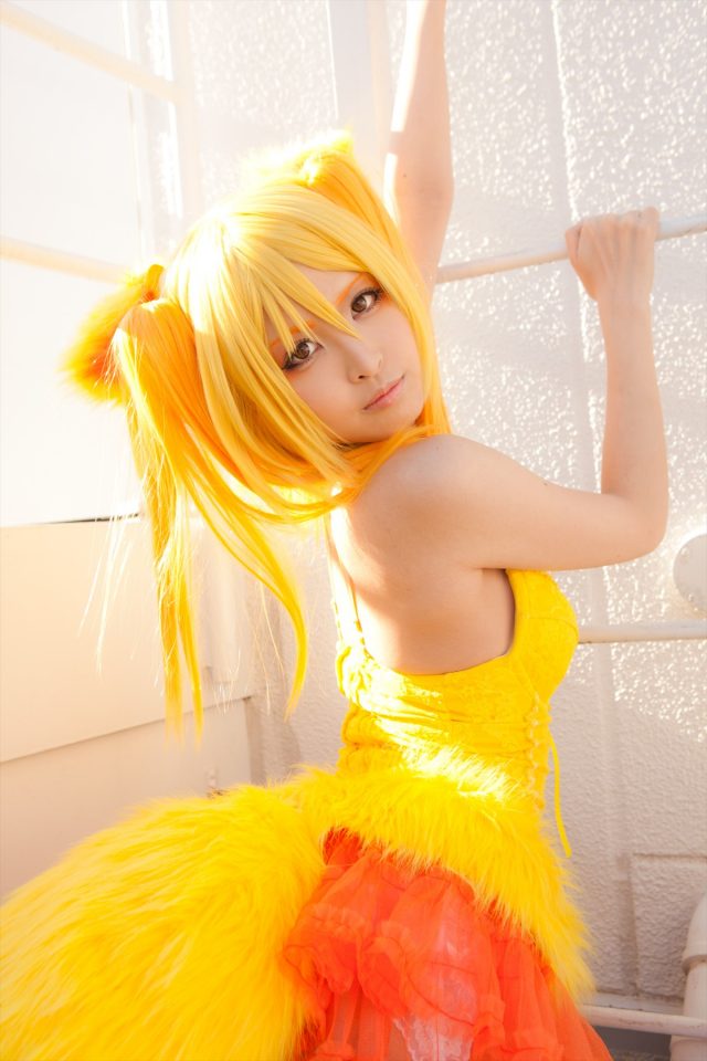 コスプレイヤー なーさん 突き出した尻の食い込みがエロい 『ポケットモンスター』 フォッコの擬人化コスプレ画像