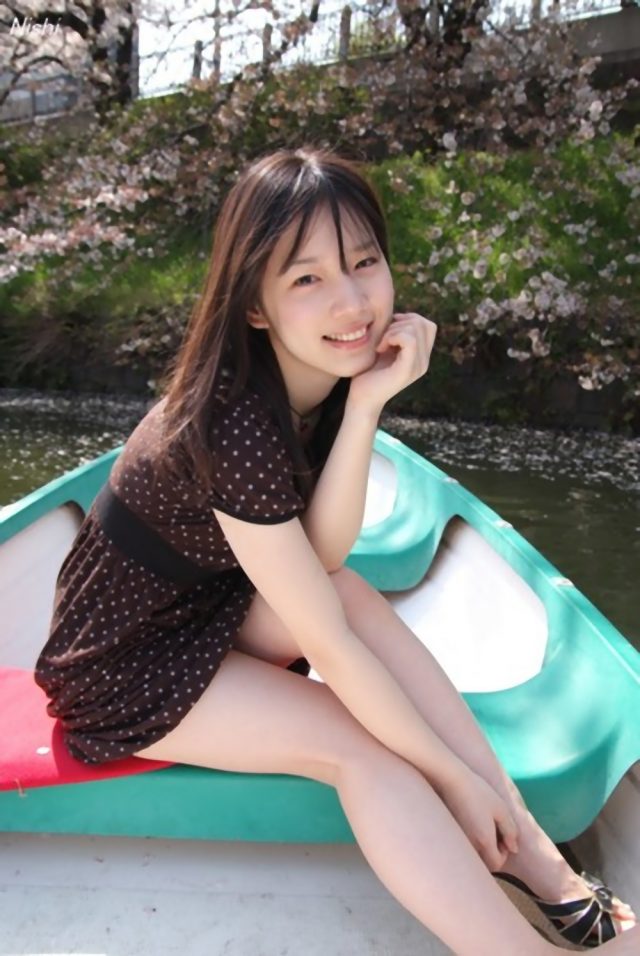 内田真礼 短足 エロ 太もも