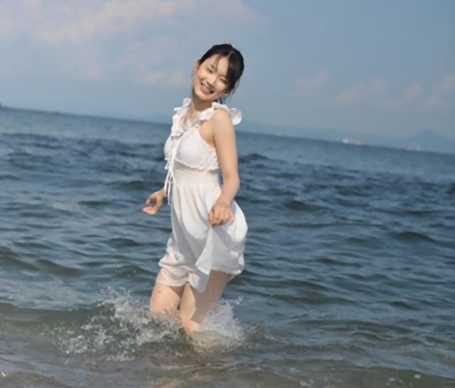 内田真礼 短足 エロ 太もも