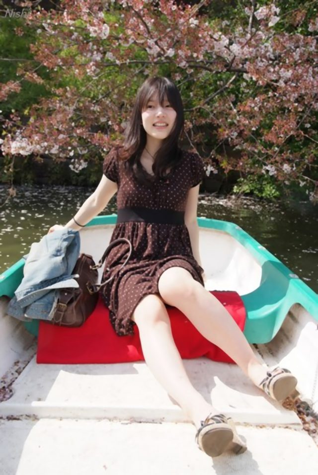 内田真礼 短足 エロ 太もも