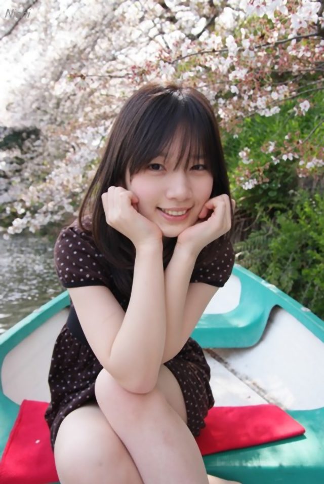 内田真礼 短足 エロ 太もも