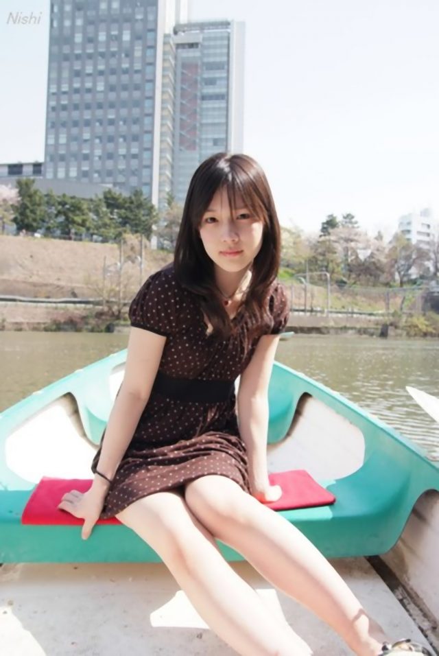 内田真礼 短足 エロ 太もも