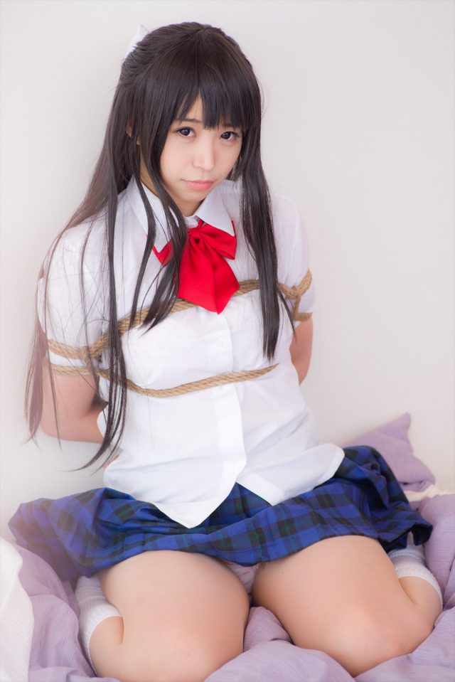 コスプレイヤーつぐ 制服からパンチラしたり緊縛がエロい 『ナナとカオル』 千草奈々の制服コスプレ画像