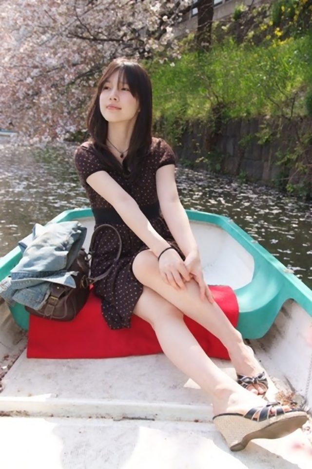 内田真礼 短足 エロ 太もも