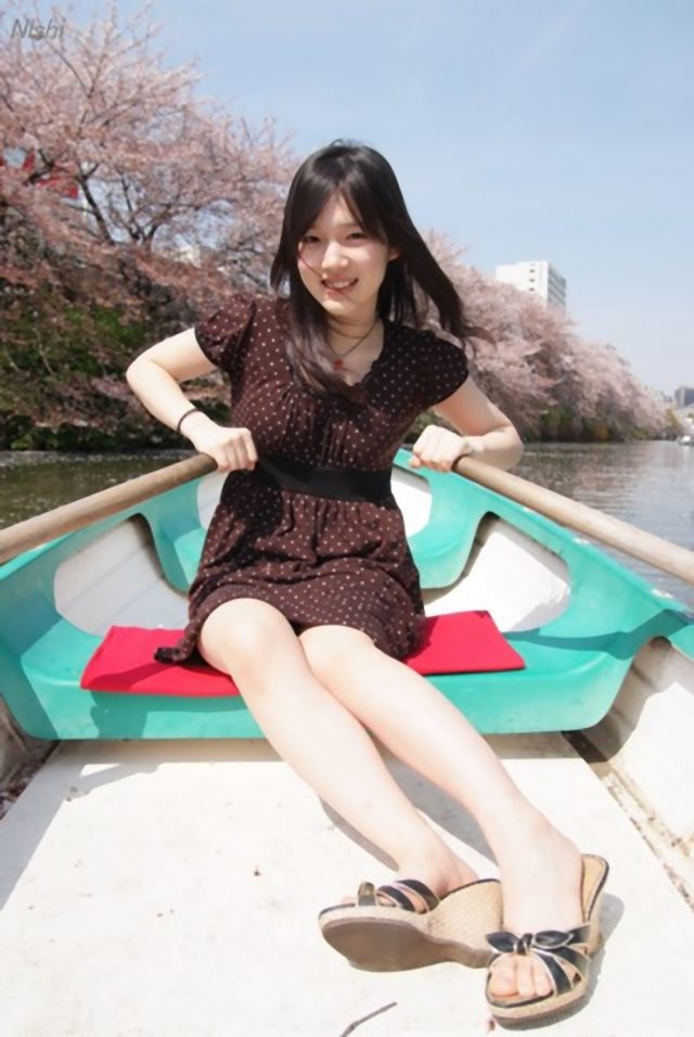 内田真礼 短足 エロ 太もも