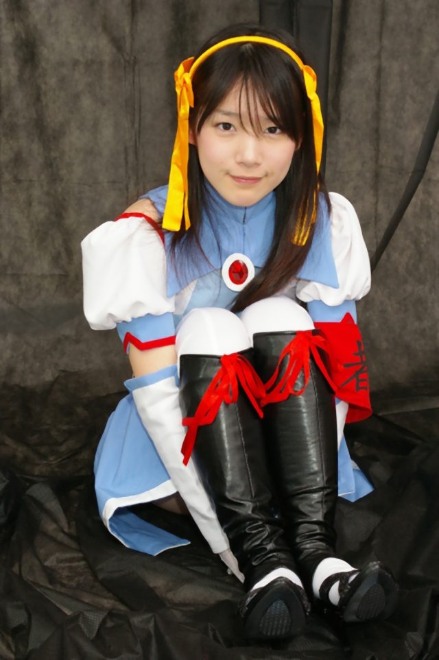 内田真礼 エロ コスプレ 画像