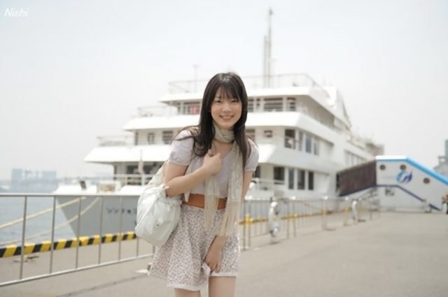 内田真礼 短足 エロ 太もも
