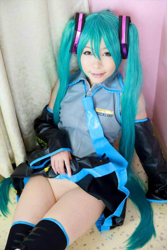 日暮りん ネギオナニーや食い込みパンチラがエロい 初音ミクのコスプレ画像