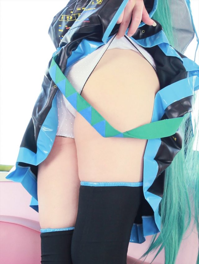 日暮りん ネギオナニーや食い込みパンチラがエロい 初音ミクのコスプレ画像