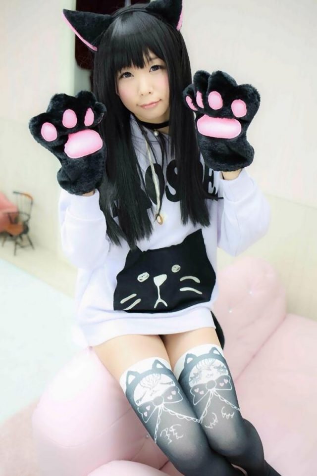 コスプレイヤー五木あきら 猫耳がエロ可愛い黒猫コスプレ画像