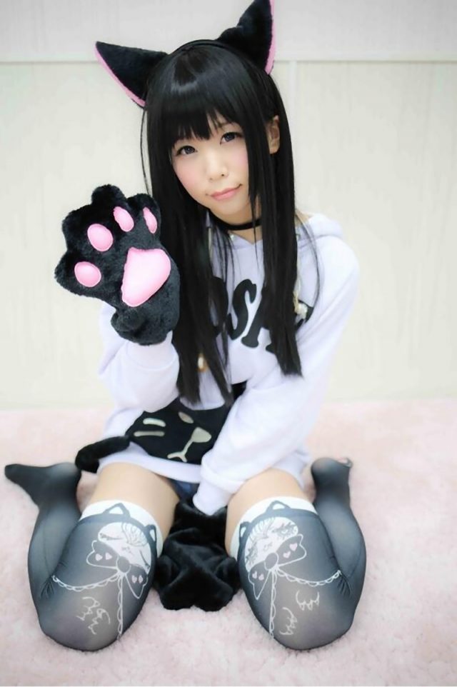 コスプレイヤー五木あきら 猫耳がエロ可愛い黒猫コスプレ画像