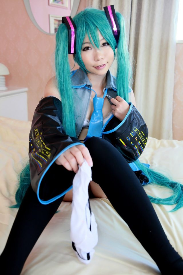 日暮りん ネギオナニーや食い込みパンチラがエロい 初音ミクのコスプレ画像
