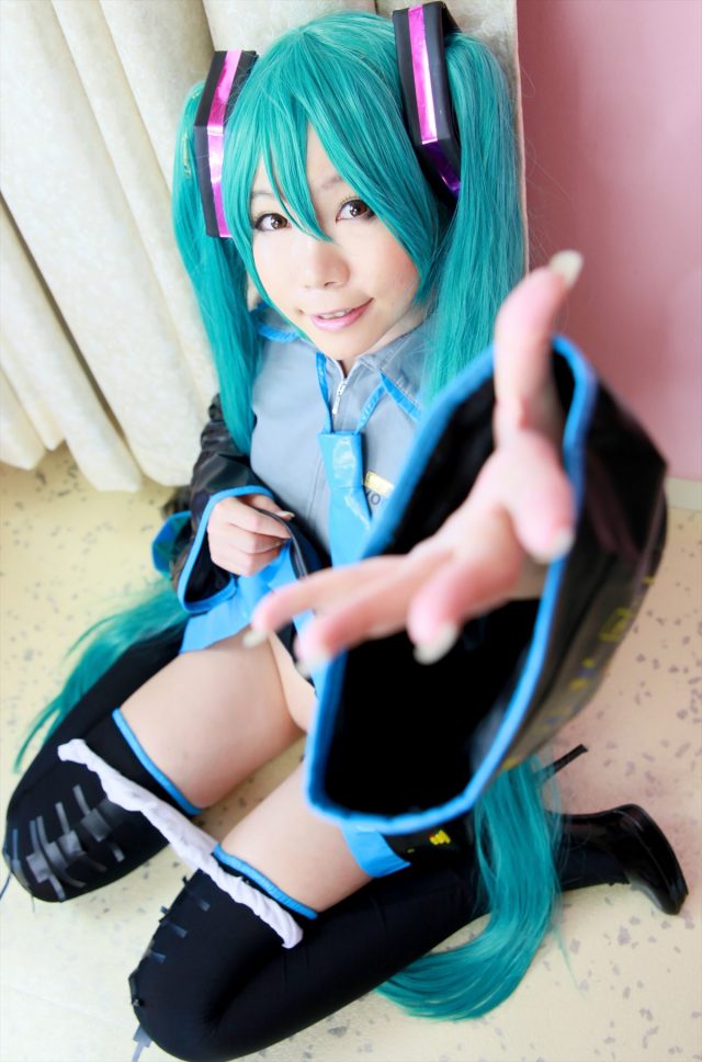 日暮りん ネギオナニーや食い込みパンチラがエロい 初音ミクのコスプレ画像