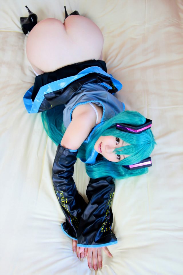 日暮りん ネギオナニーや食い込みパンチラがエロい 初音ミクのコスプレ画像