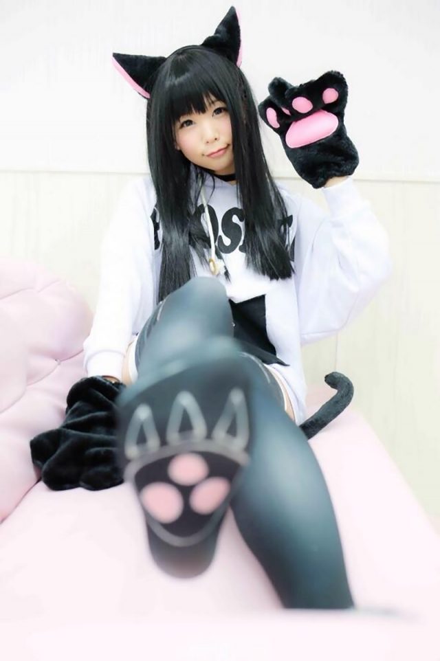 コスプレイヤー五木あきら 猫耳がエロ可愛い黒猫コスプレ画像