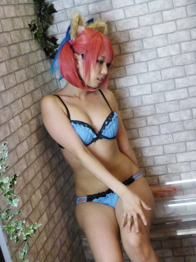 有村千佳 パンチラがエロい『Fate/EXTRA』キャスターのコスプレ画像