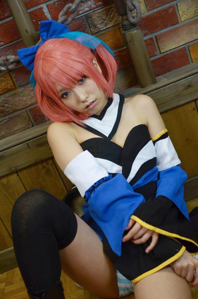 有村千佳 パンチラがエロい『Fate/EXTRA』キャスターのコスプレ画像