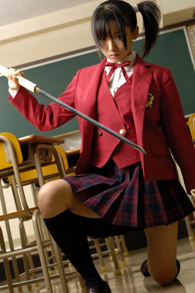 コスプレイヤー松永亜矢香(まつながあやか) 『魔法先生ネギま』 パンチラしそうな際どいポーズがエロい桜咲刹那の制服コスプレ画像