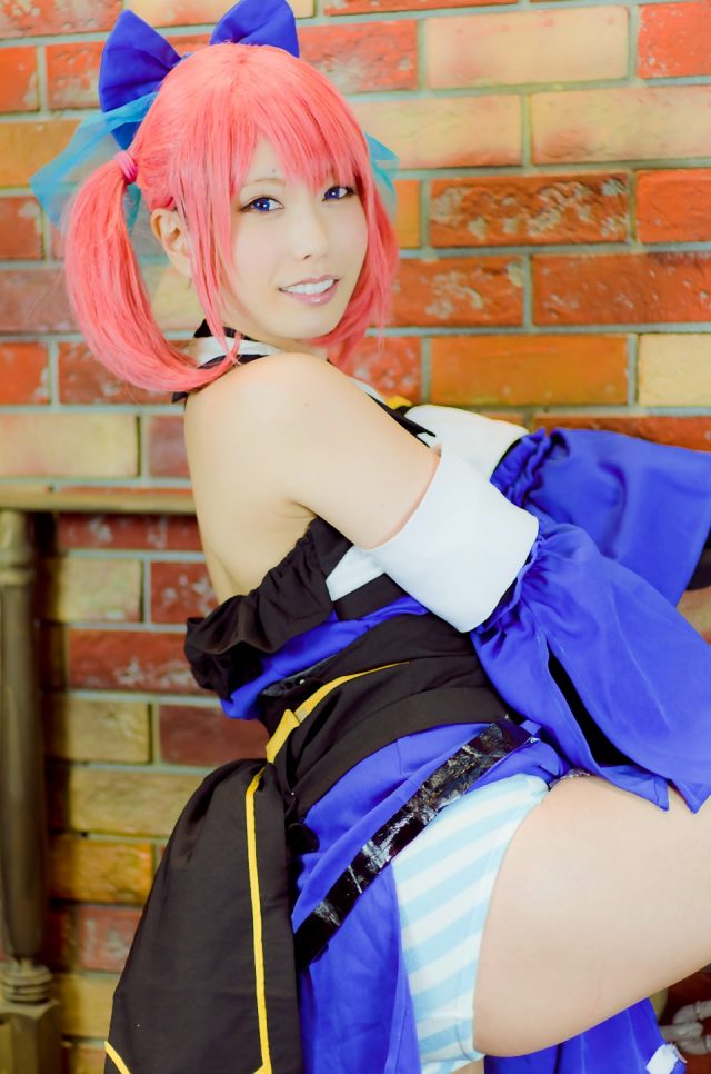 有村千佳 パンチラがエロい『Fate/EXTRA』キャスターのコスプレ画像