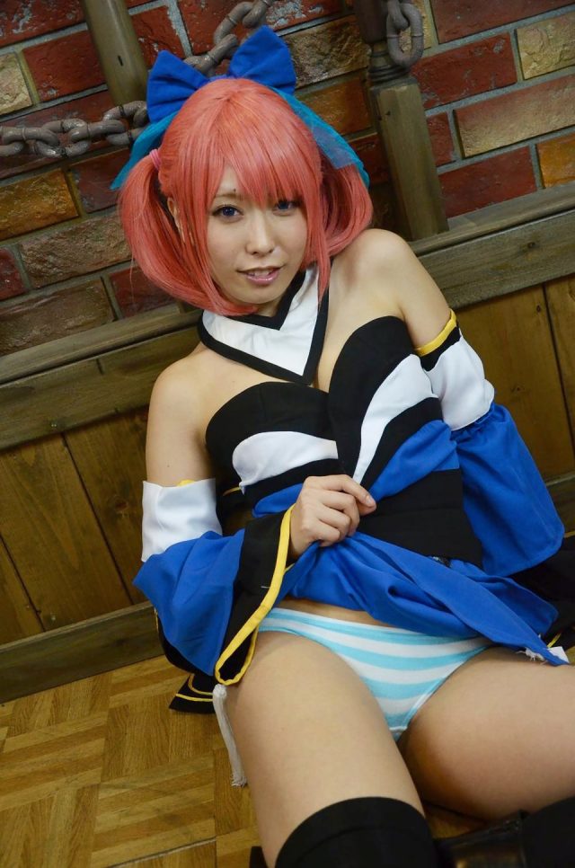 有村千佳 パンチラがエロい『Fate/EXTRA』キャスターのコスプレ画像