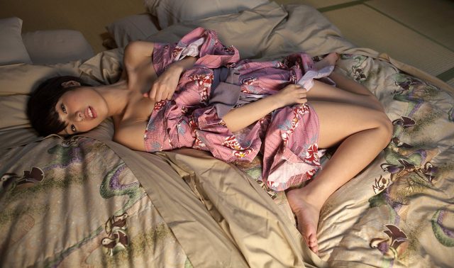 由愛可奈（ゆめかな） 浴衣コスプレ 開けた浴衣から乳首やマン毛が丸見えのエロ画像