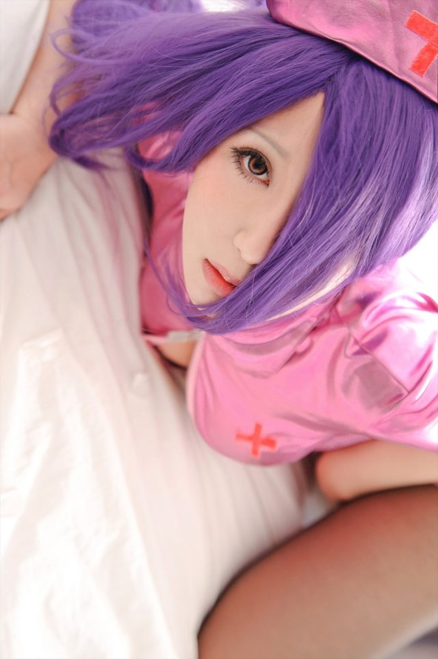 コスプレイヤー キバしい パンストから透けたTバックがエロい『一騎当千』関羽雲長のナースコスプレ画像