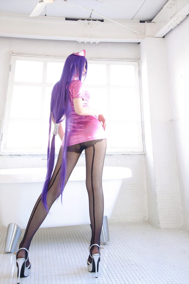 コスプレイヤー キバしい パンストから透けたTバックがエロい『一騎当千』関羽雲長のナースコスプレ画像